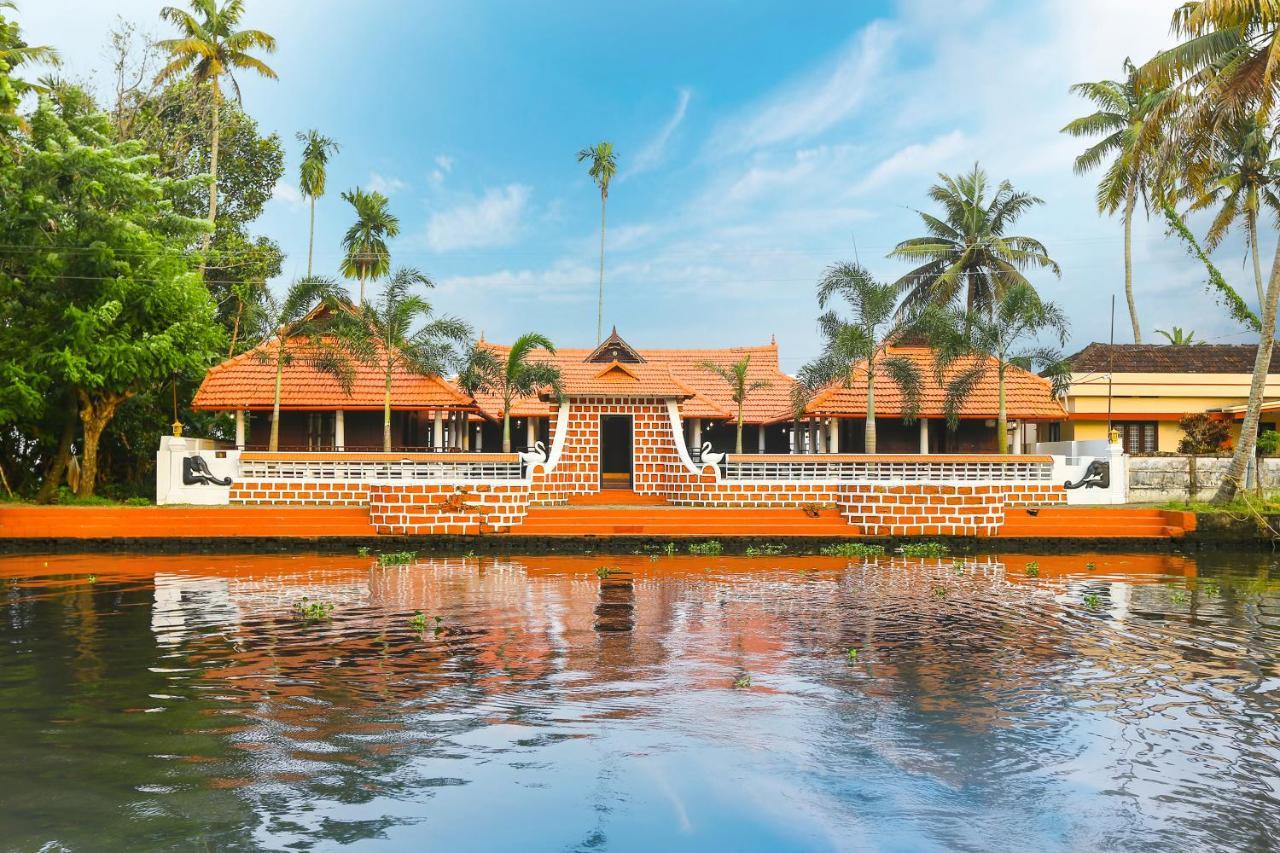Palmy Lake Resort Alappuzha 외부 사진