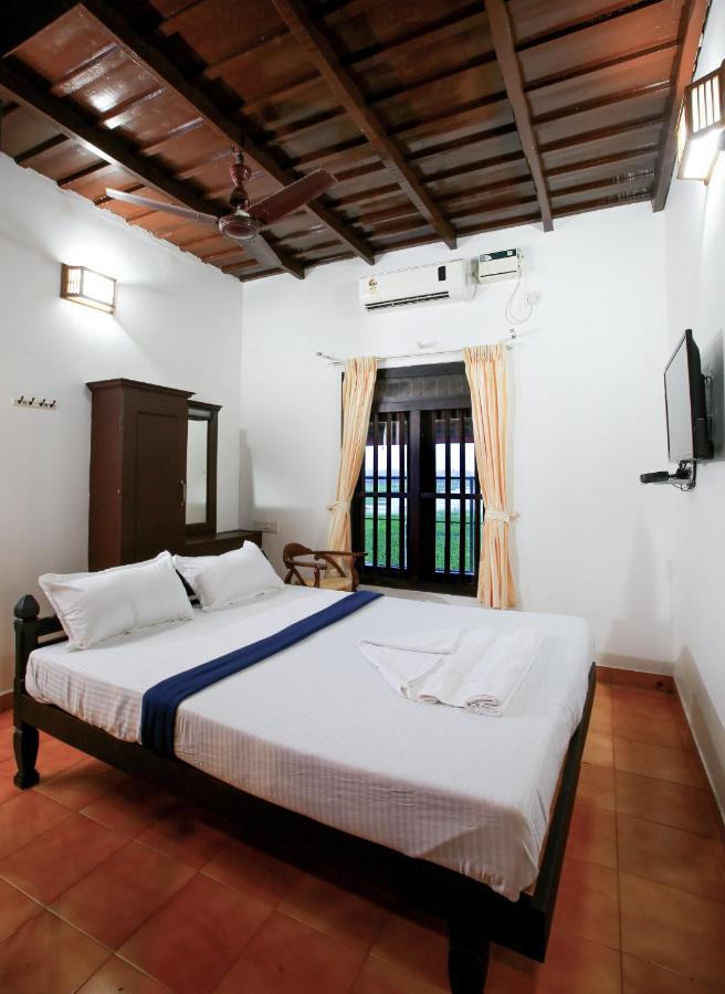 Palmy Lake Resort Alappuzha 외부 사진